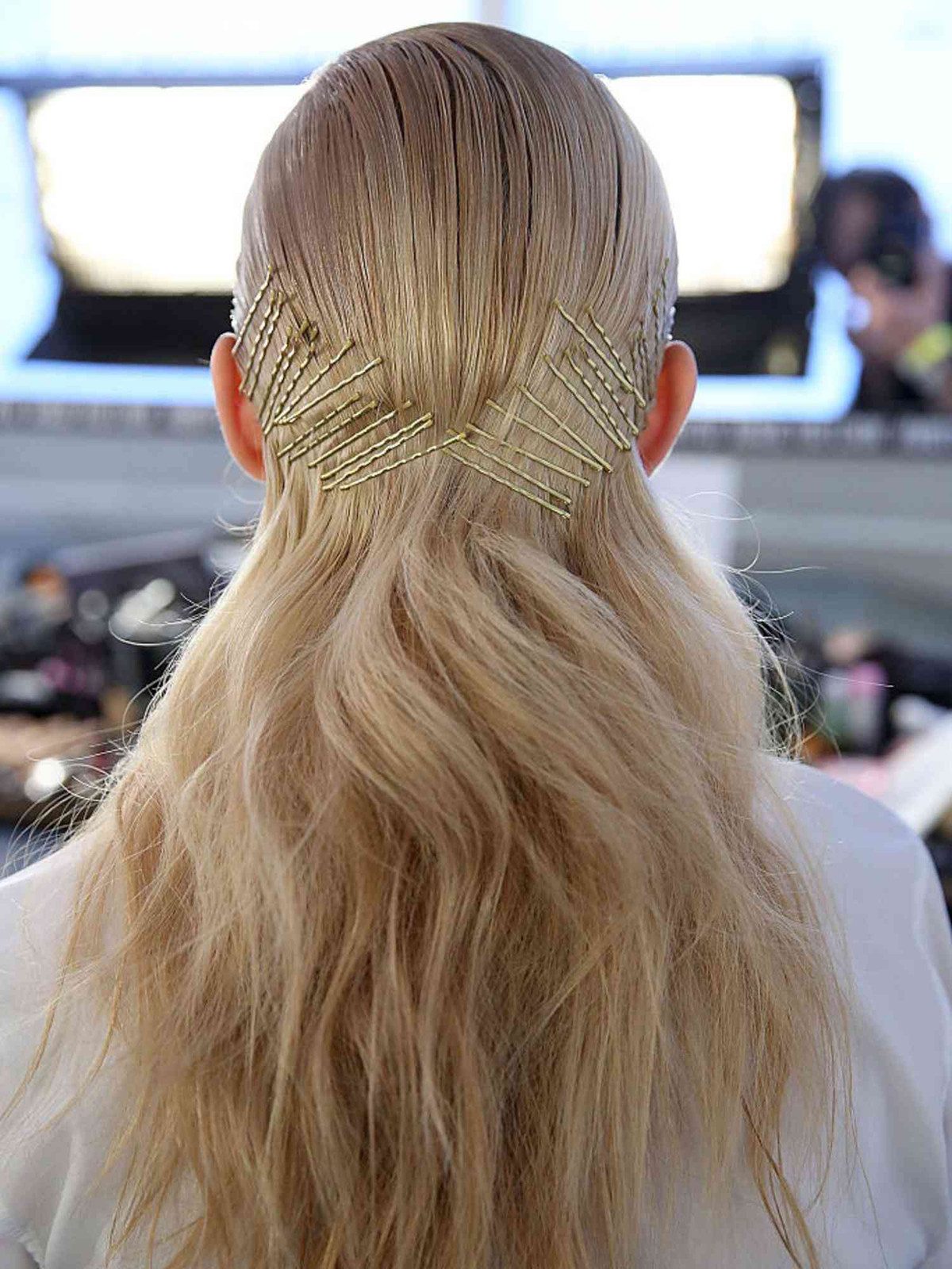 Wavy Hair with Geometric Pins Wavy Hair with Geometric Pins — Bobby Pin Hairstyles