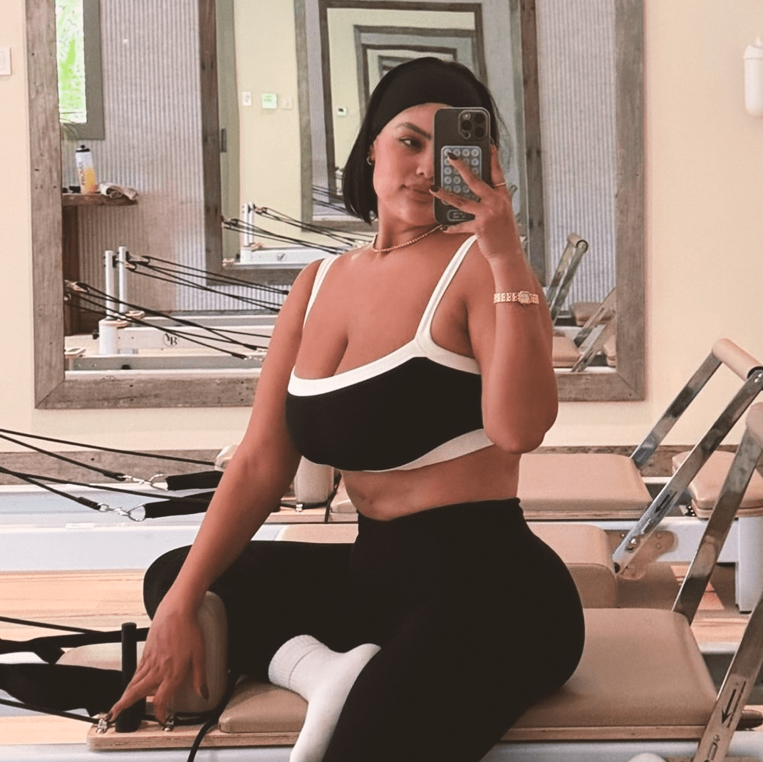 Black and White Sports Bra with Contrast Trim — Pilates Outfits