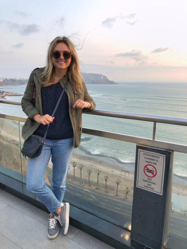 Utility Jacket Over Cable-Knit Sweater for Coastal Casual — Peru Outfits