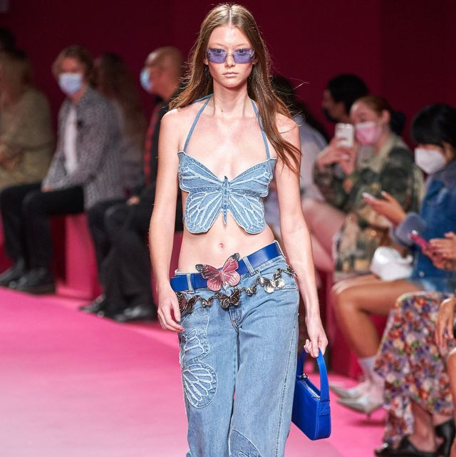 Butterfly Halter Top and Low-Rise Jeans for a Y2K Icon Look — Cyber Y2K Outfits