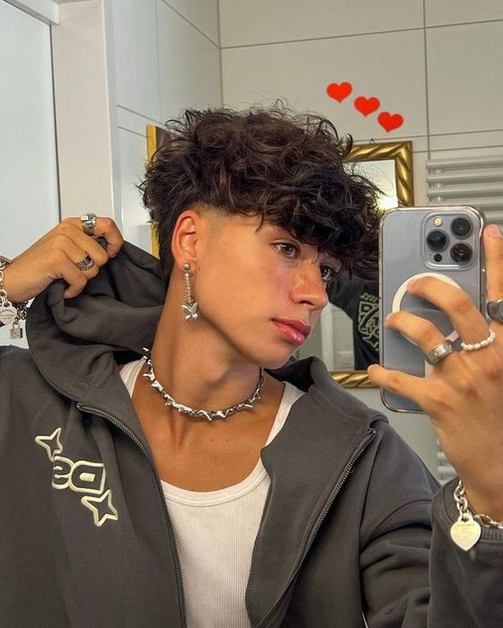 Wavy Edgar With Blunt Fringe Wavy Edgar With Blunt Fringe — Edgar Cut