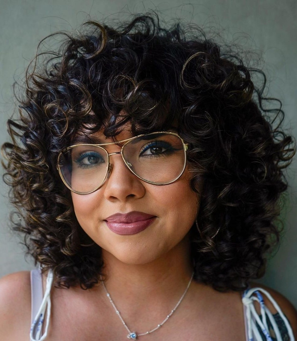 Layered Bob With Curtain Bangs and Curls Layered Bob With Curtain Bangs and Curls — Hairstyles for Chubby Faces