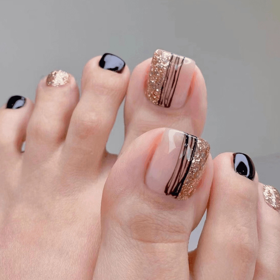 Black Gold Glitter Line Toes Black Gold Glitter Line Toes — Toe Nail Art