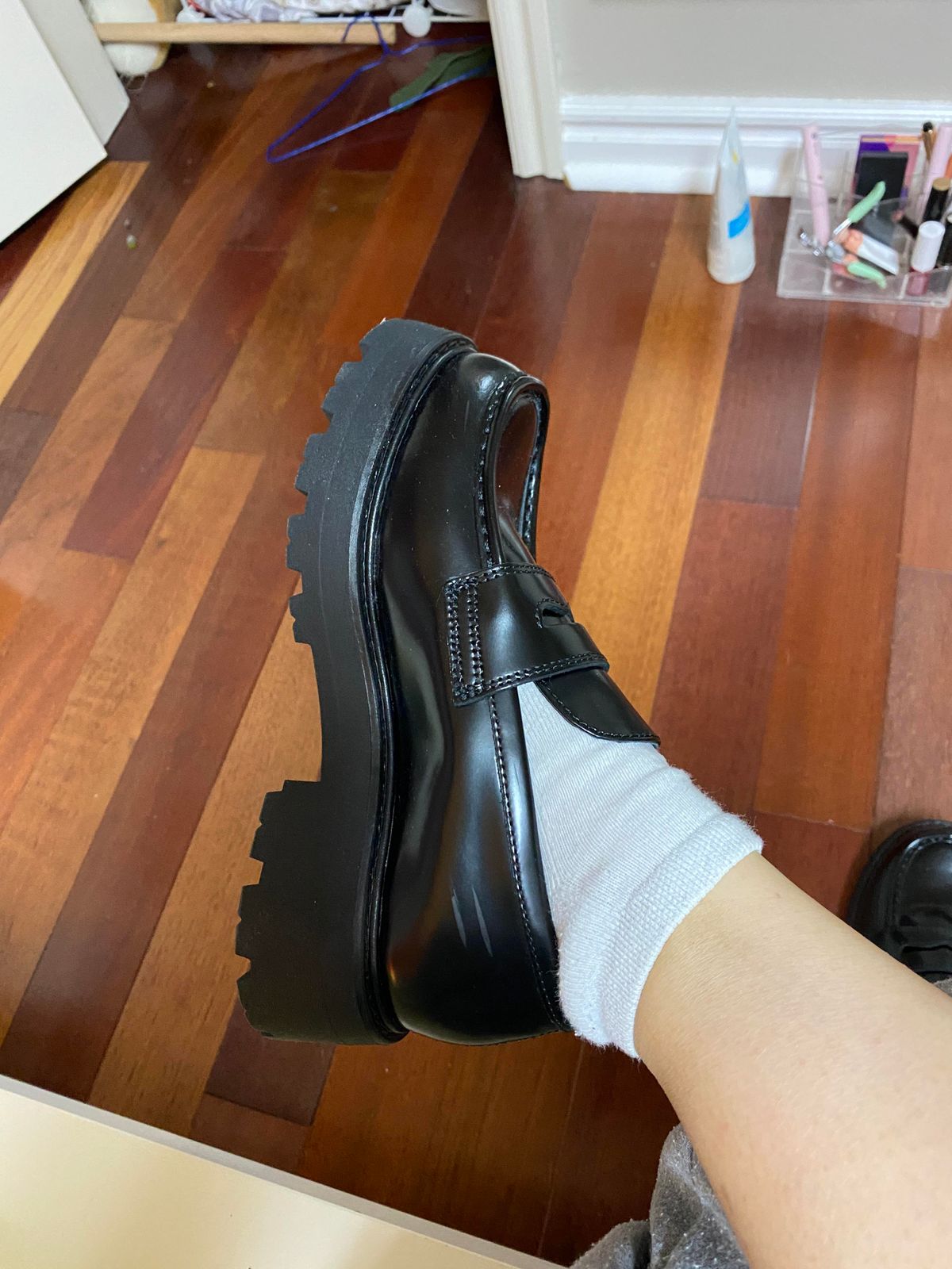 Extreme Platform Sole: Black Patent Loafers with Socks Extreme Platform Sole: Black Patent Loafers with Socks — Platform Loafers Outfits