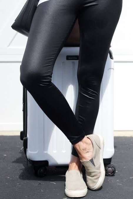 Shiny Black Leggings with Beige Sneakers — Long Flight Outfits