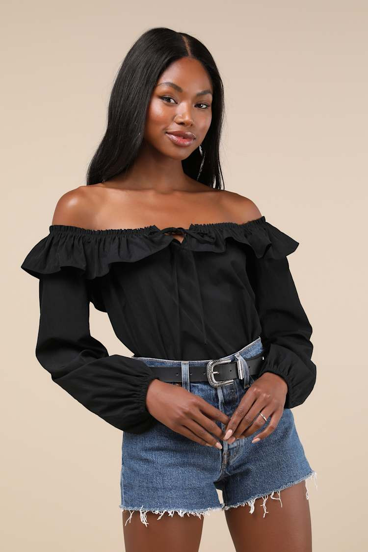 Casual Black Ruffled Off-the-Shoulder Top with Voluminous Sleeves and Shorts — Off the Shoulder Tops