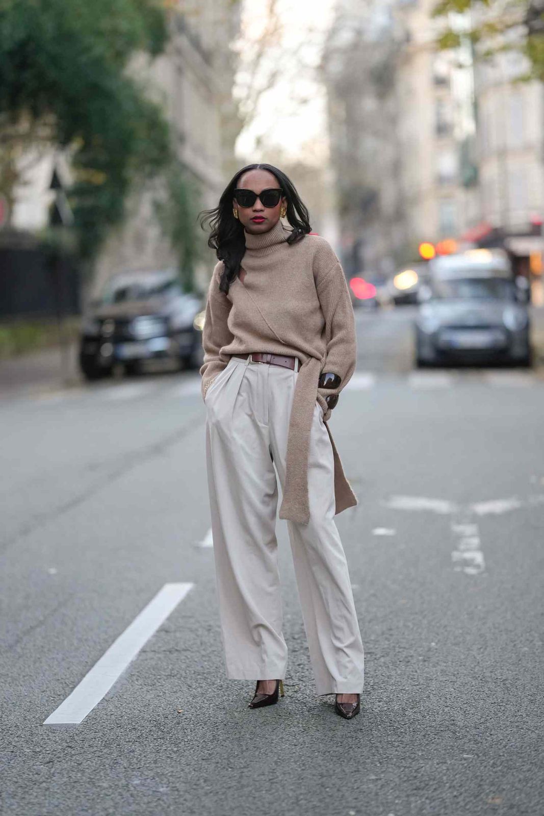 Cozy Turtleneck Sweater with Wide-Leg Trousers Cozy Turtleneck Sweater with Wide-Leg Trousers — Road Trip Outfits