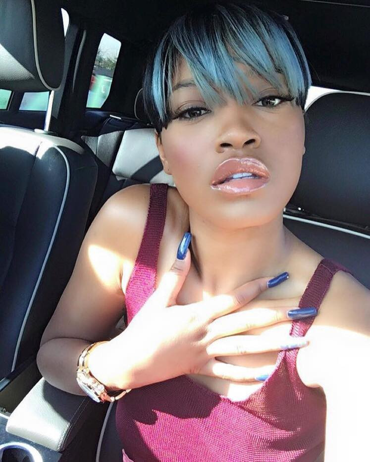 ухо Visual Idea ухо Visual Idea — Blue Highlights on Black Hair