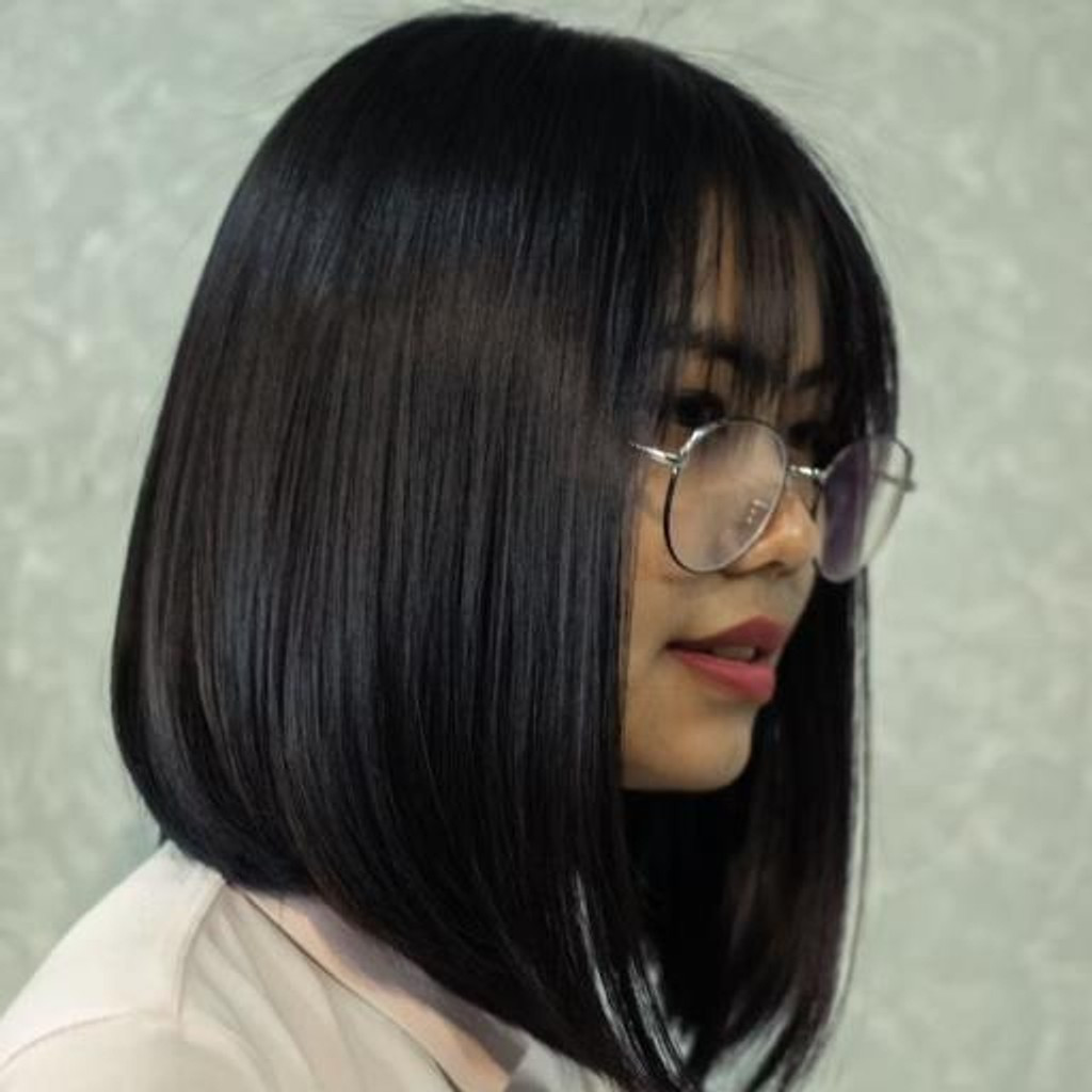 Chin Length Blunt Bob with Blunt Bangs Chin Length Blunt Bob with Blunt Bangs — Bob with Glasses