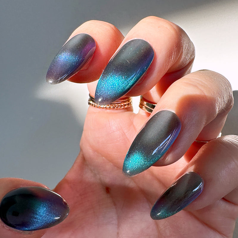 Galaxy Cat-Eye Stiletto Nails Galaxy Cat-Eye Stiletto Nails — Two Tone Nails