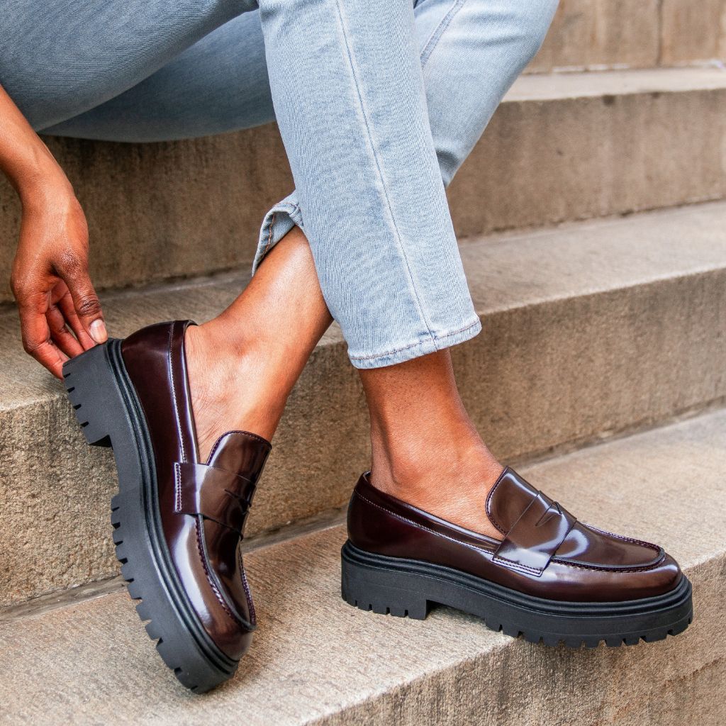 Burgundy Patent Loafers with Cropped Jeans Burgundy Patent Loafers with Cropped Jeans — Platform Loafers Outfits