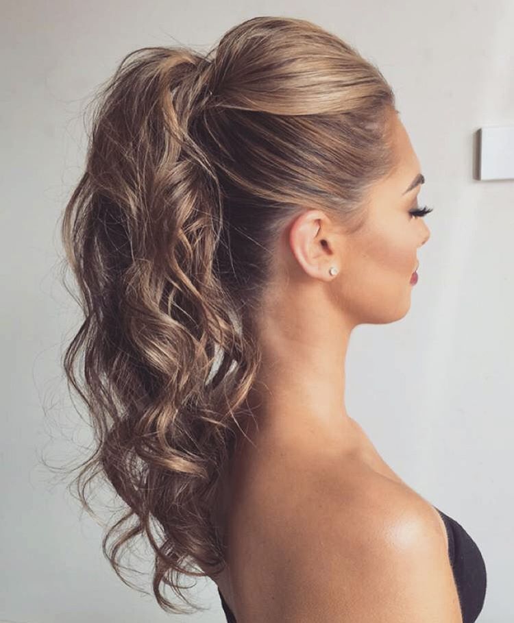 Ash Blonde High Ponytail With Curls — Date Night Hairstyles