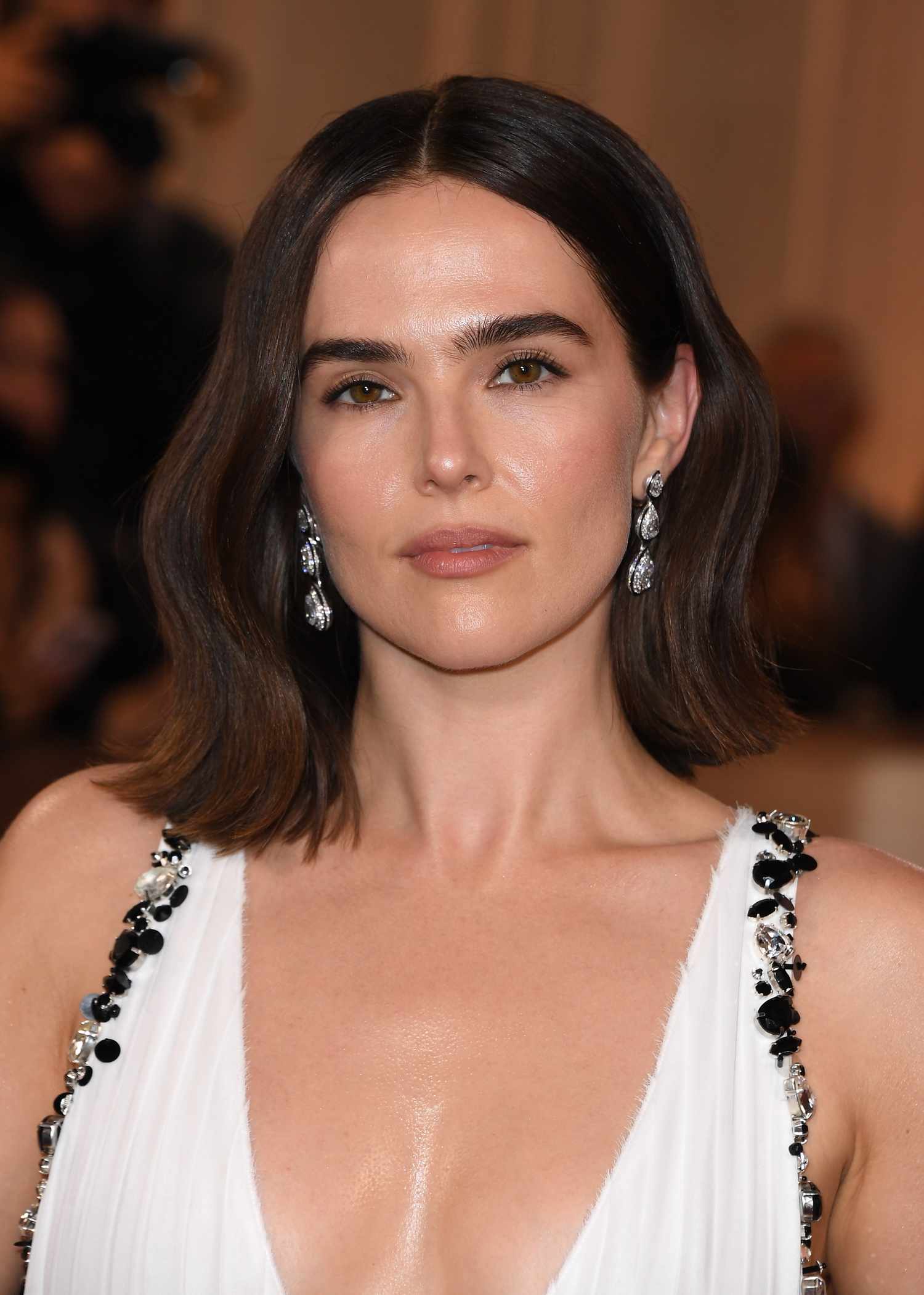 Sleek Chin Bob With Subtle Waves Sleek Chin Bob With Subtle Waves — 2A Hairstyles