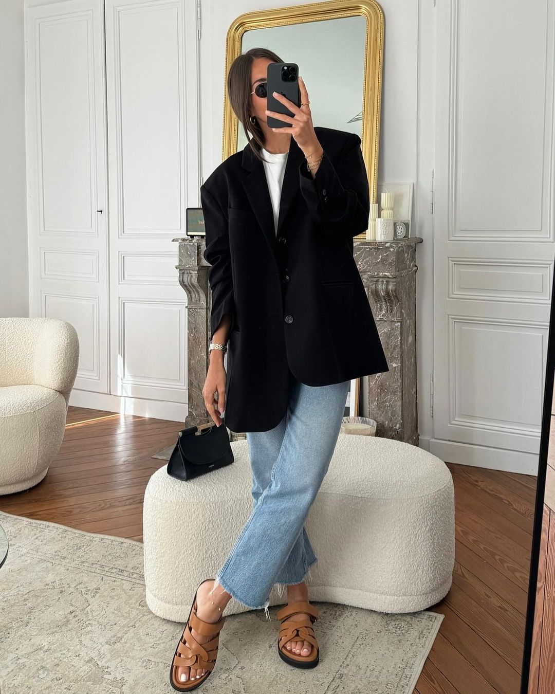 White Baby Tee Under an Oversized Blazer with Jeans White Baby Tee Under an Oversized Blazer with Jeans — Baby Tee Outfits