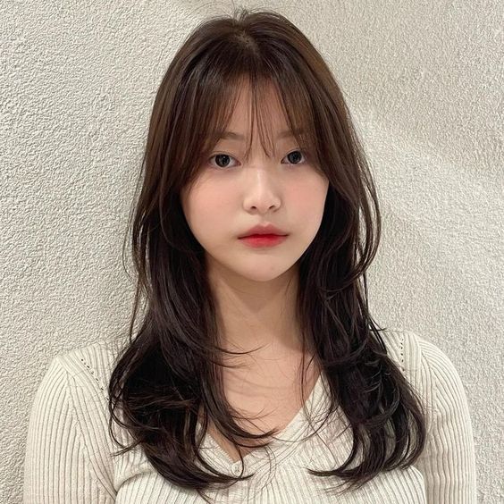 Fine Hair Layers With Soft Curtain Bangs Fine Hair Layers With Soft Curtain Bangs — Hush Cut
