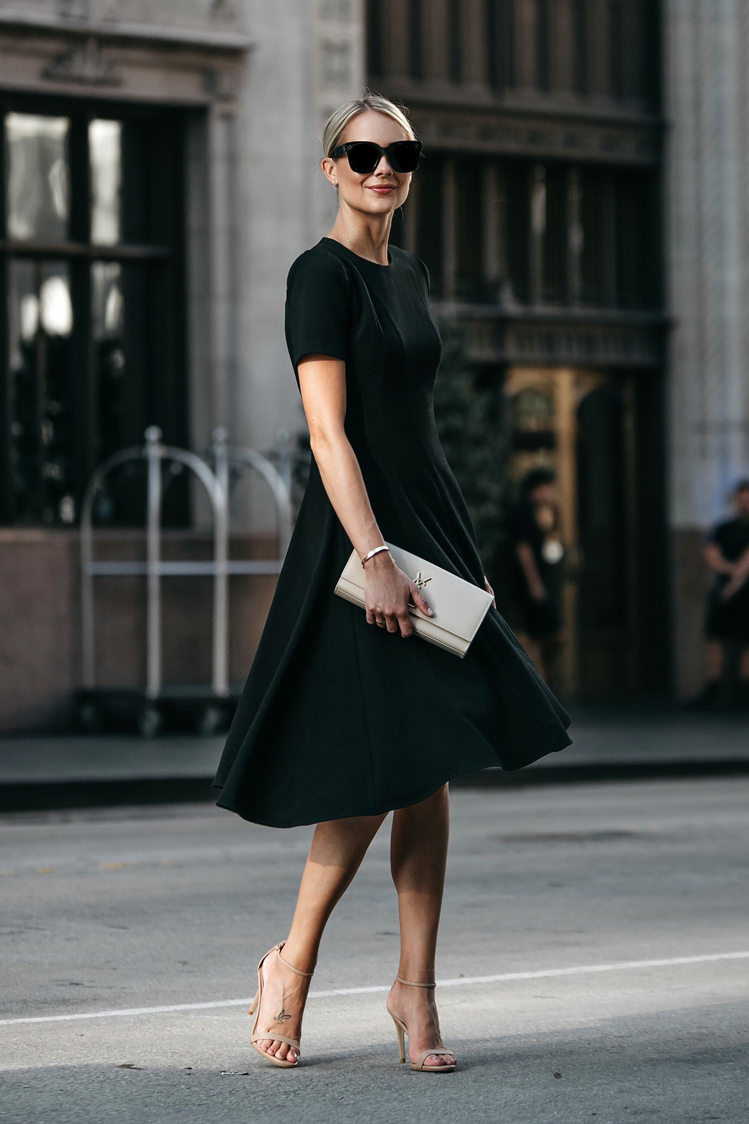 A LITTLE BLACK DRESS YOU NEED FOR FALL - Fashion Jackson