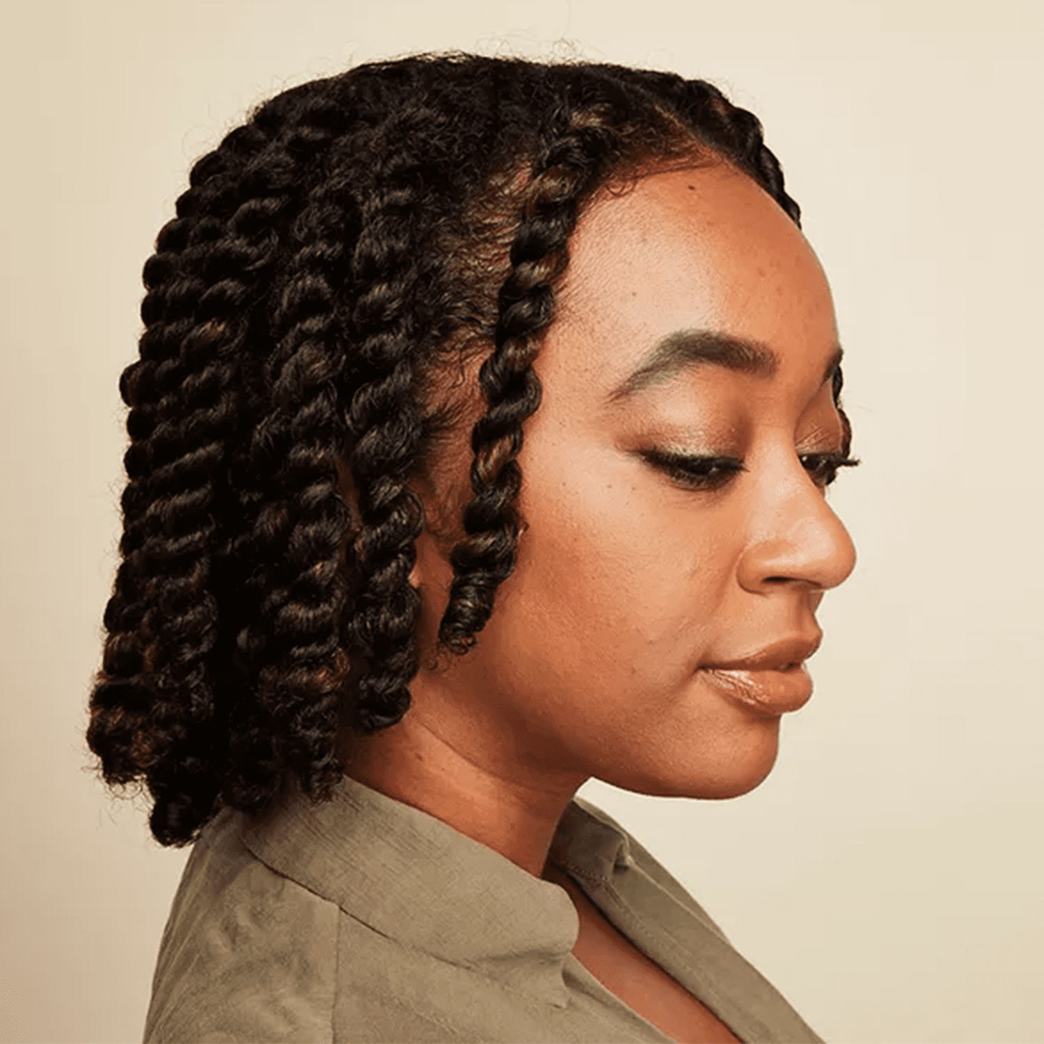 Chin-Length Defined Twist-Out Chin-Length Defined Twist-Out — Protective Hairstyles