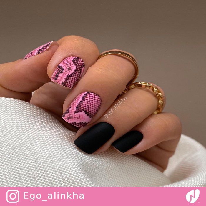 Short Square Pink Snake Print Short Square Pink Snake Print — Snake Print Nails