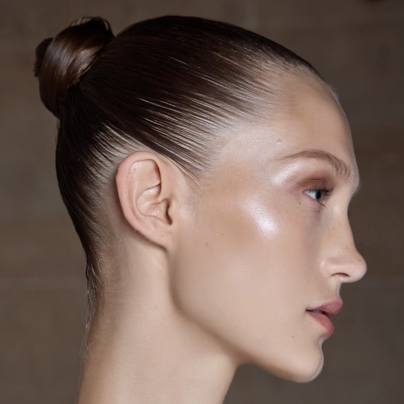 Intricate Knot Wavy Blonde Bun — Slick Back Bun
