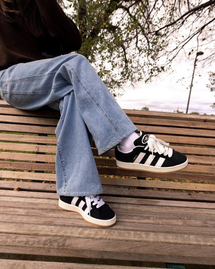 Classic Casual: Black Adidas Campus with Jeans and Brown Top Classic Casual: Black Adidas Campus with Jeans and Brown Top — Adidas Campus Outfits