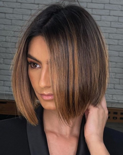 Chin-Length Bob With Caramel Balayage Contrast Chin-Length Bob With Caramel Balayage Contrast