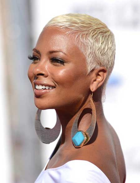 Platinum Blonde Wavy Pixie — Short Relaxed Hairstyles