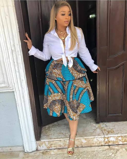 Pleated Blue and Gold Ankara Midi Skirt with White Shirt Pleated Blue and Gold Ankara Midi Skirt with White Shirt — Ankara Outfits