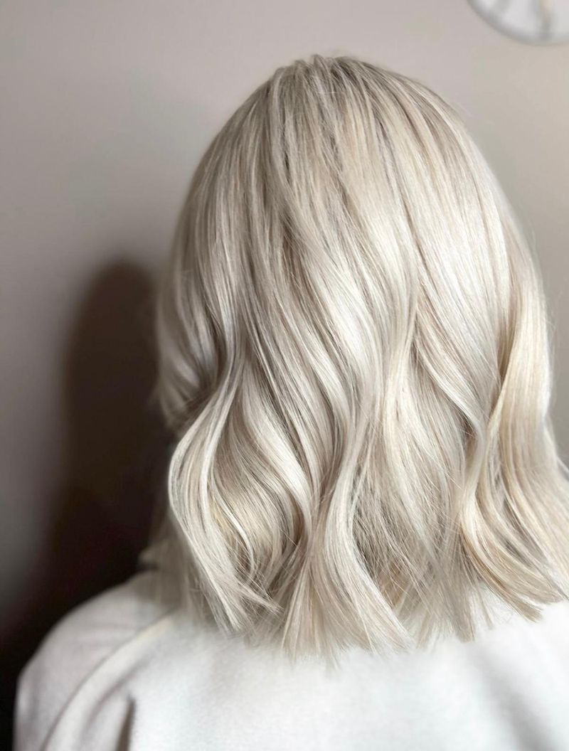 Platinum Blonde Bob With Loose Waves Platinum Blonde Bob With Loose Waves — Wand Curls