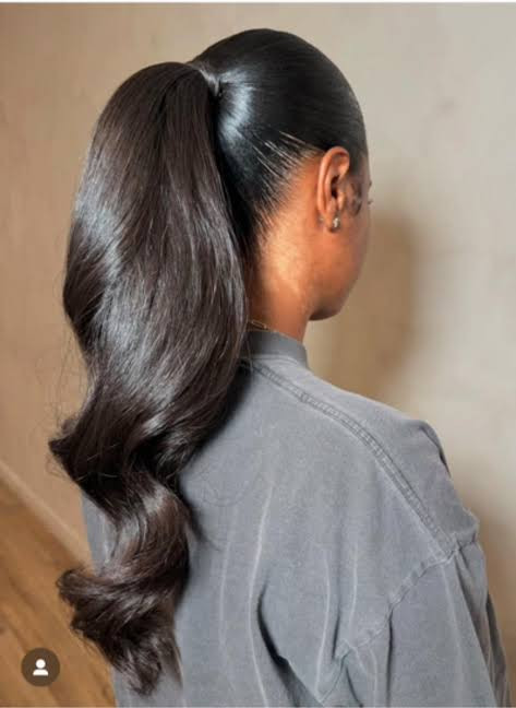 Sleek Dark Brown Wavy Ponytail Sleek Dark Brown Wavy Ponytail — Frontal Ponytail