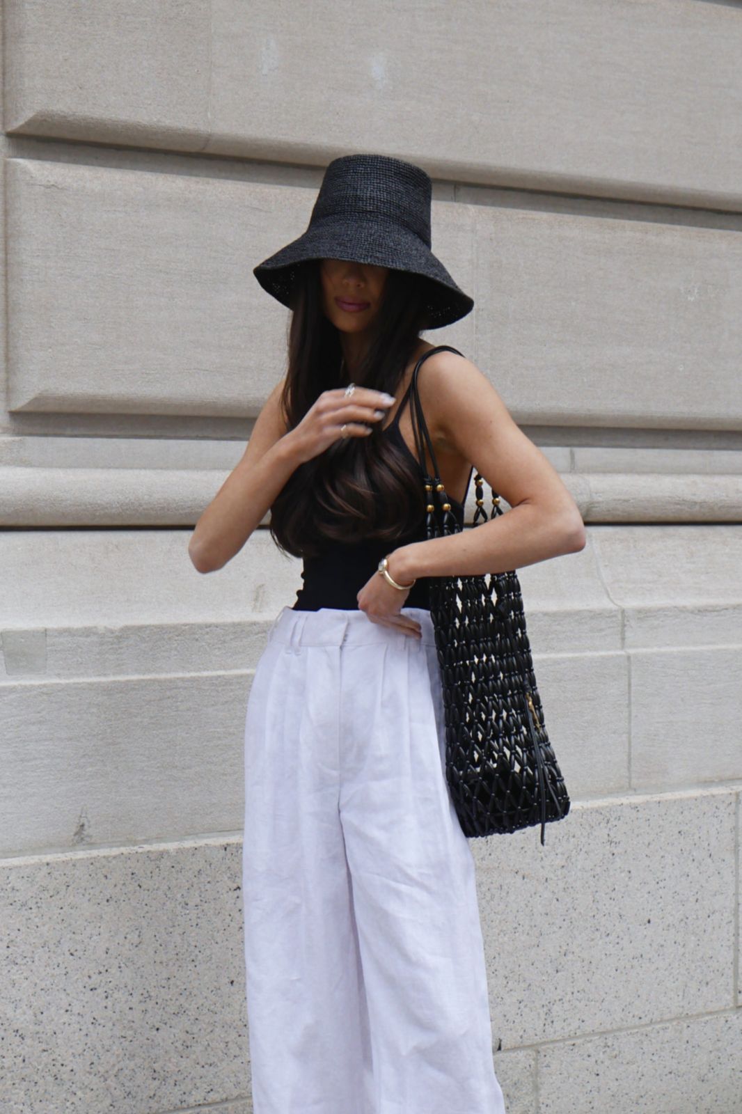 Black Straw Hat with Tank Top and Wide-Leg Linen Pants Black Straw Hat with Tank Top and Wide-Leg Linen Pants — Wide Brim Hat Outfits