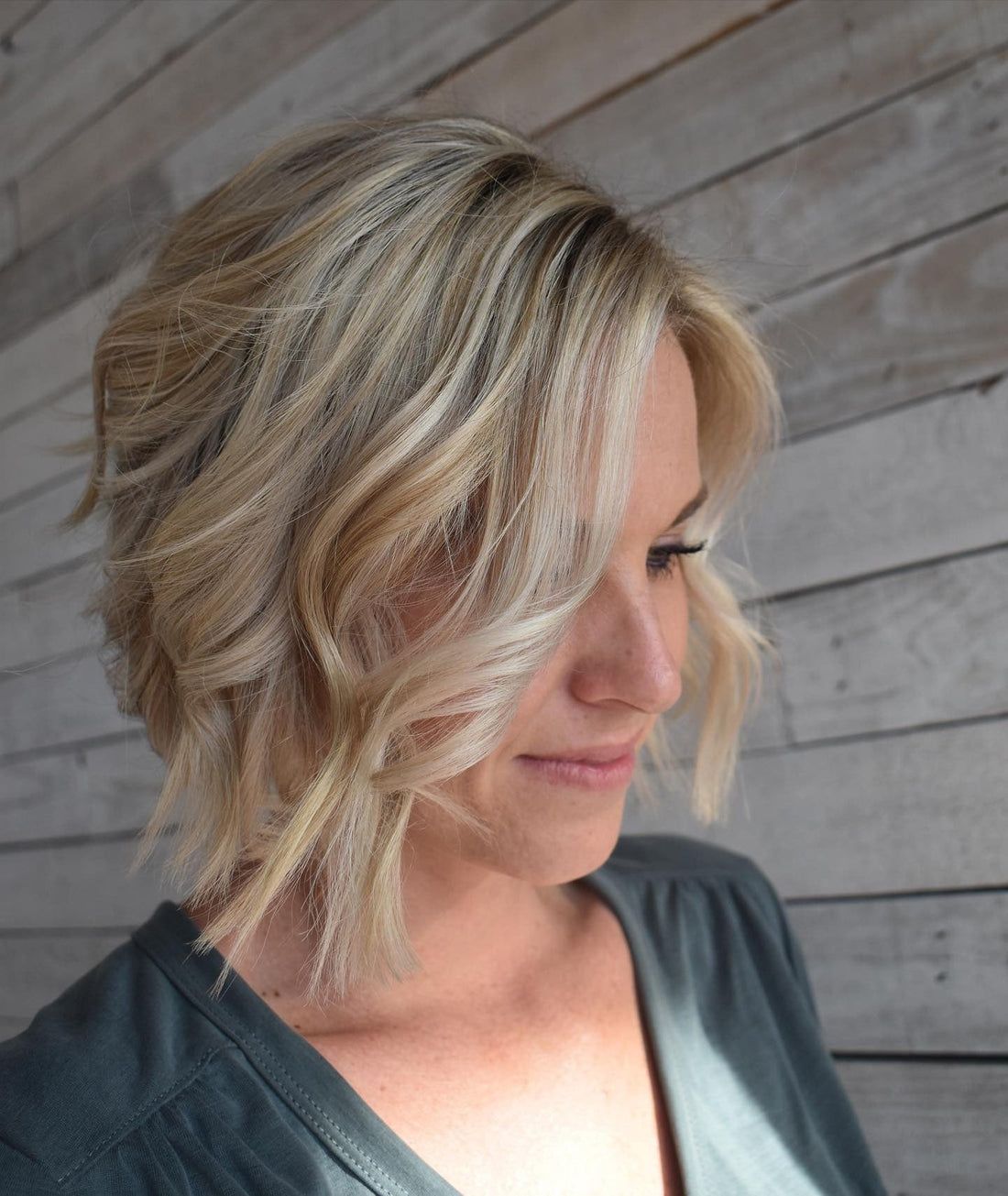 Wavy Stacked Bob with Side Bangs