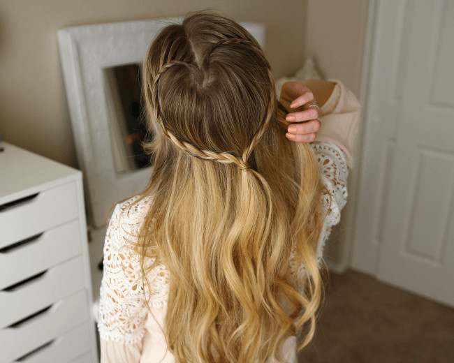 Blonde Half-Up with Heart Braids Blonde Half-Up with Heart Braids — Heart Part Braids