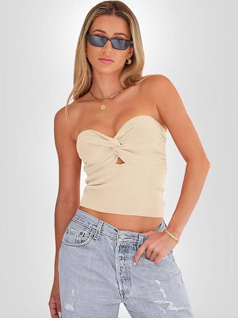 Navy Tube Top with Wide-Leg Jeans and Brown Bag Navy Tube Top with Wide-Leg Jeans and Brown Bag — Tube Top Outfits