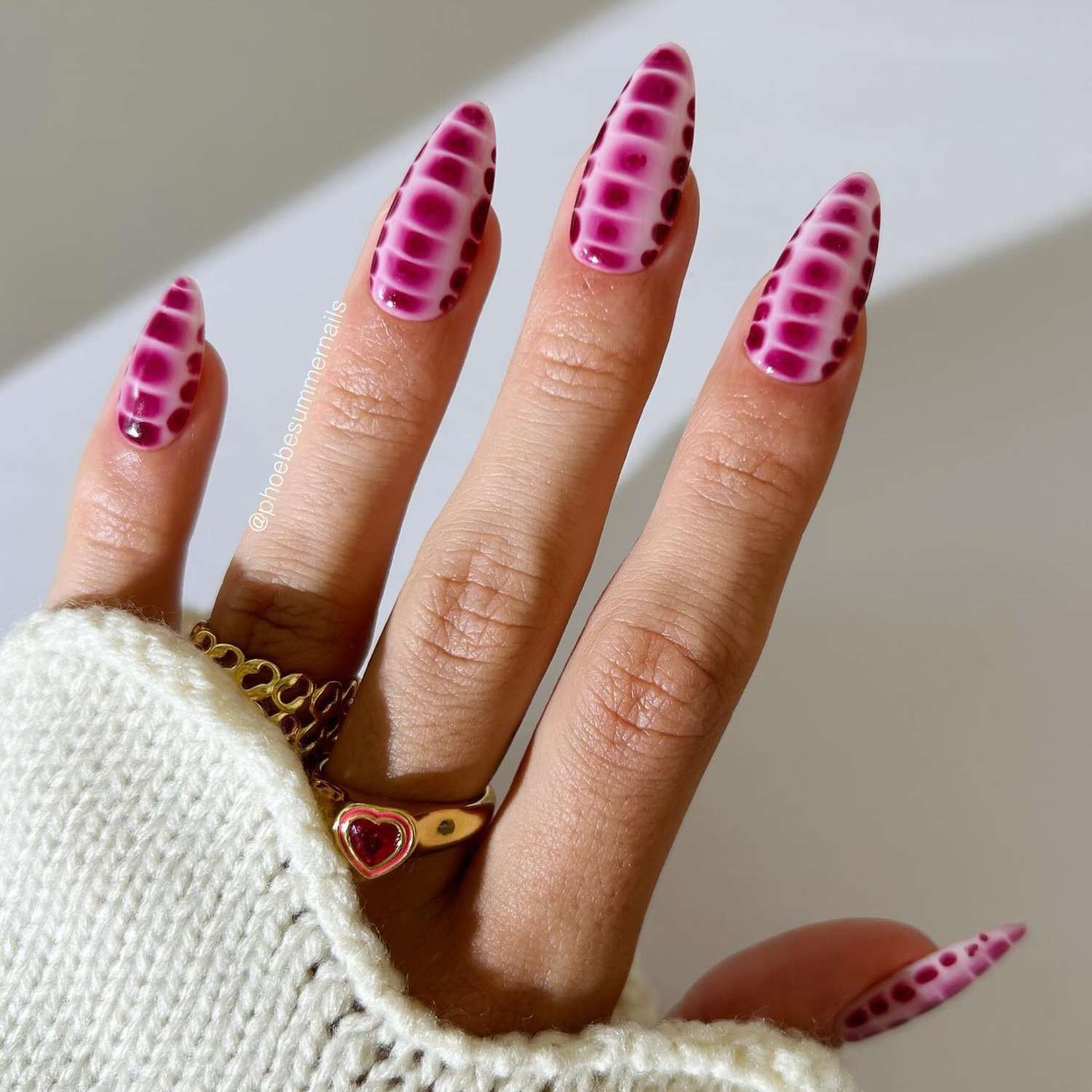 Visual Idea — Animal Print Nails