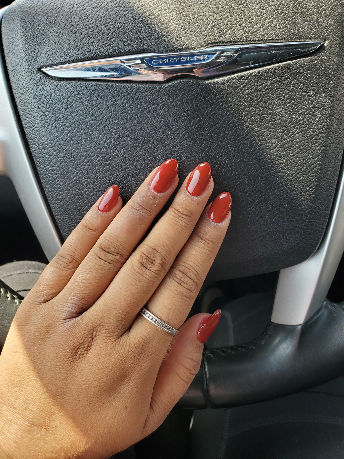 Not sure if I love this shape, what would be a good shape for my fat fingers? : r/Nails