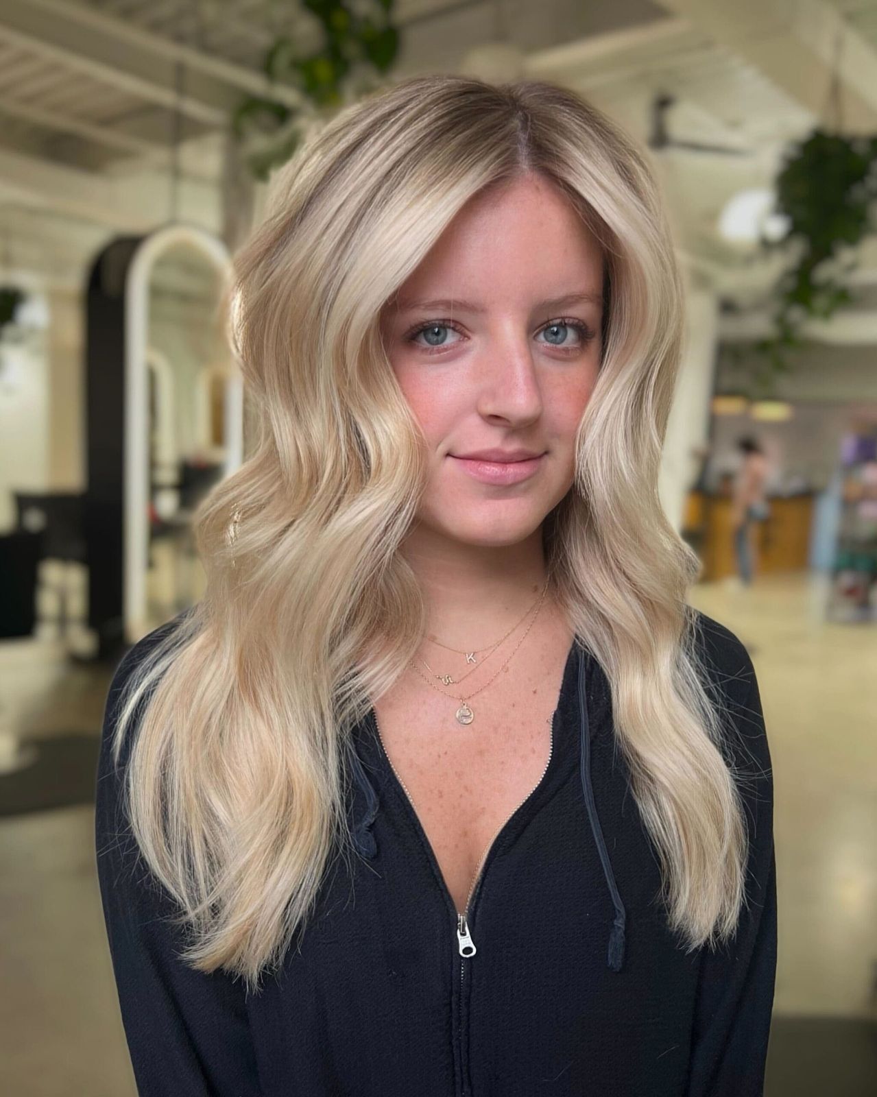 Platinum Blonde Collarbone Waves Platinum Blonde Collarbone Waves — Hair Color Ideas