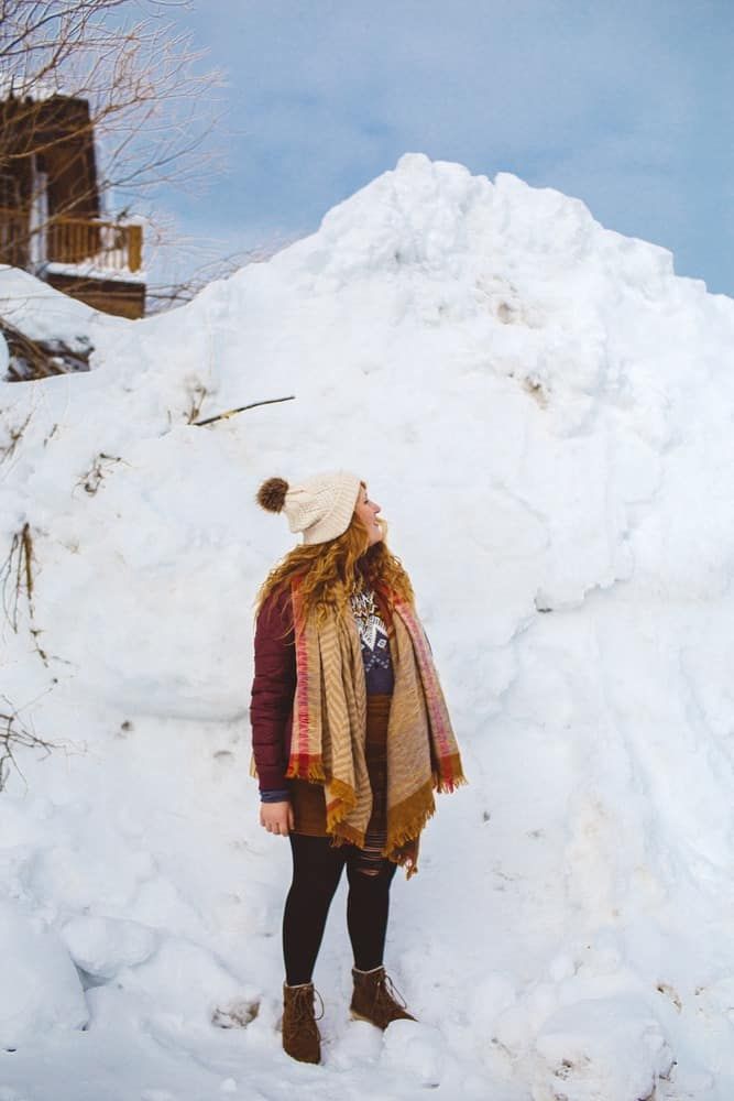 Burgundy Puffer Jacket with Scarf for Winter Warmth — Lake Tahoe Outfits