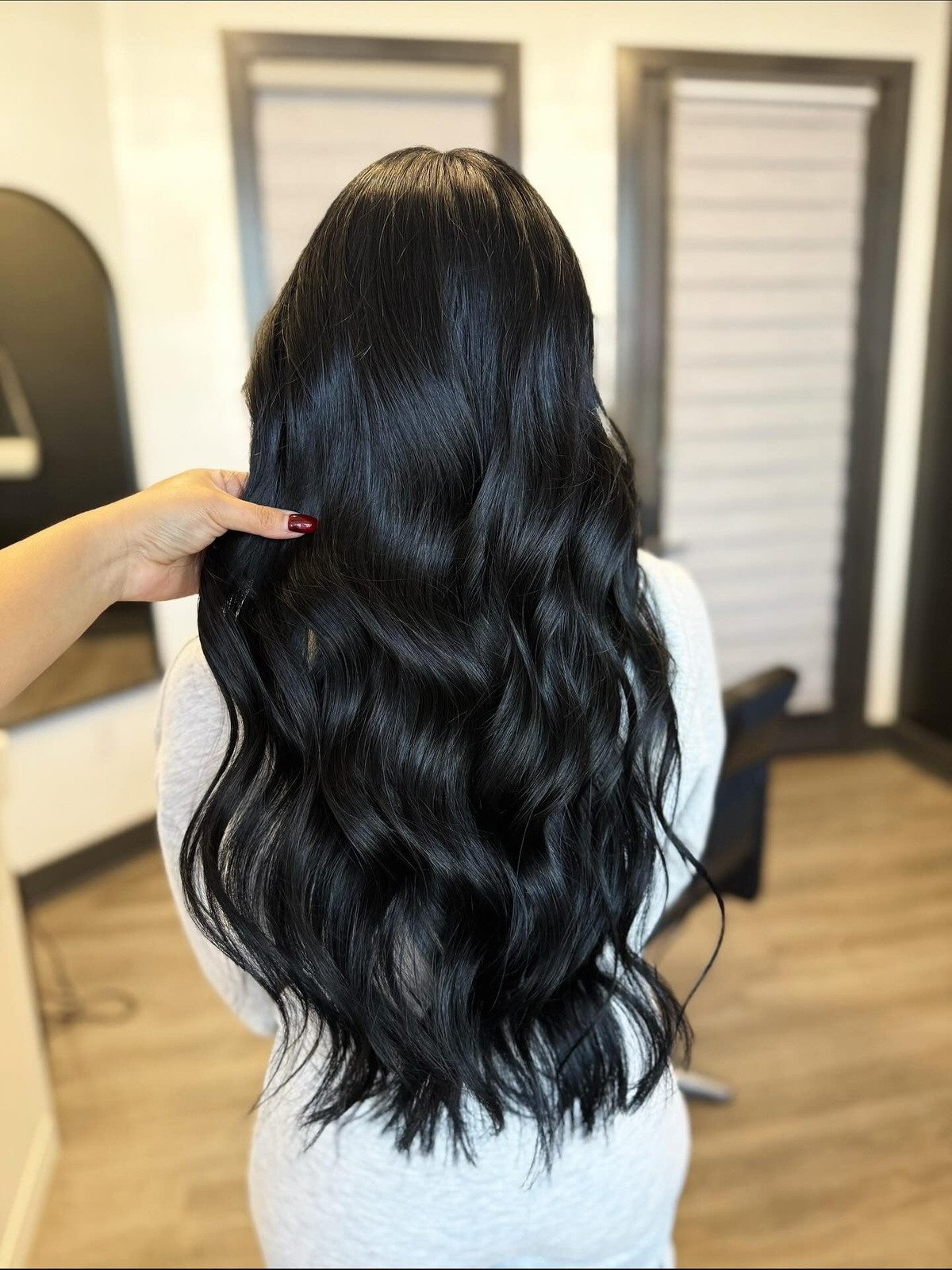 Middle Visual Idea — Soft Black Hair