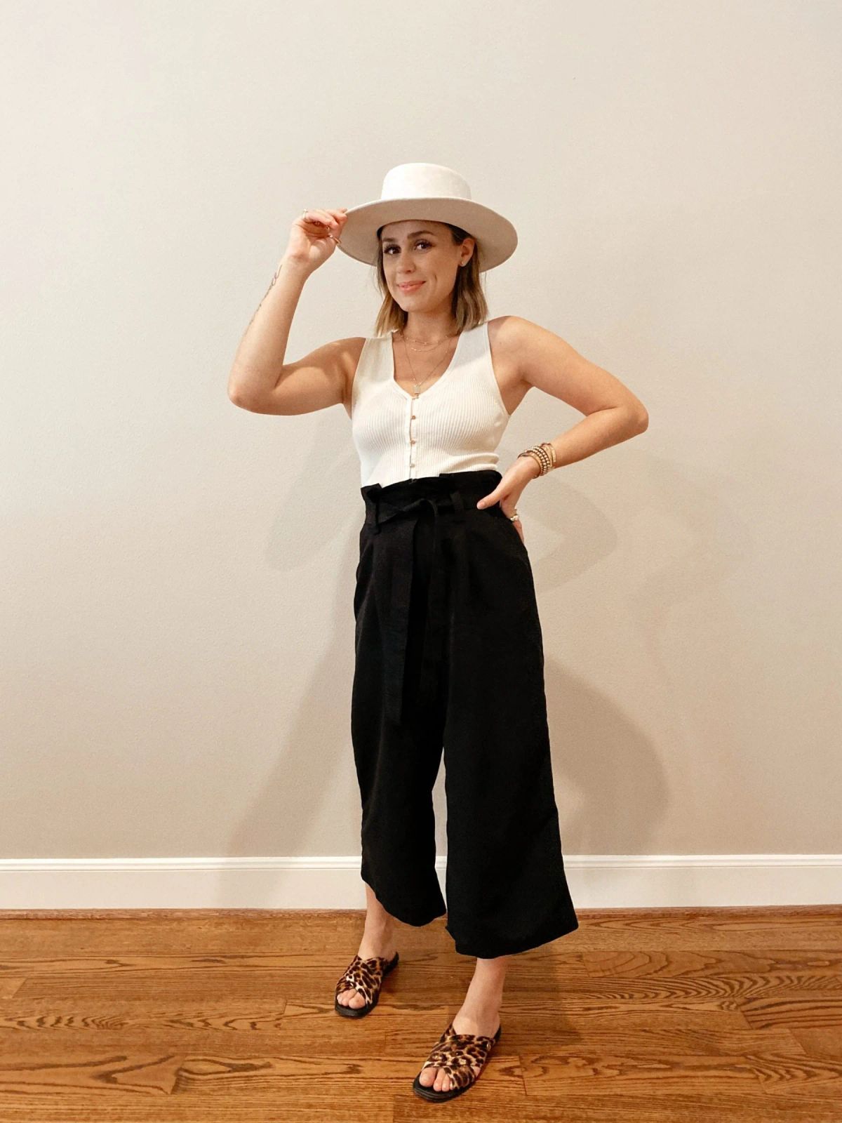 Culottes and Ribbed Tank for Chic Warm-Weather Style — Outfits for Mom Bod