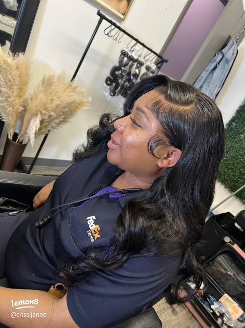 Wavy Shoulder Length With Baby Hairs Wavy Shoulder Length With Baby Hairs — Frontal Sew In