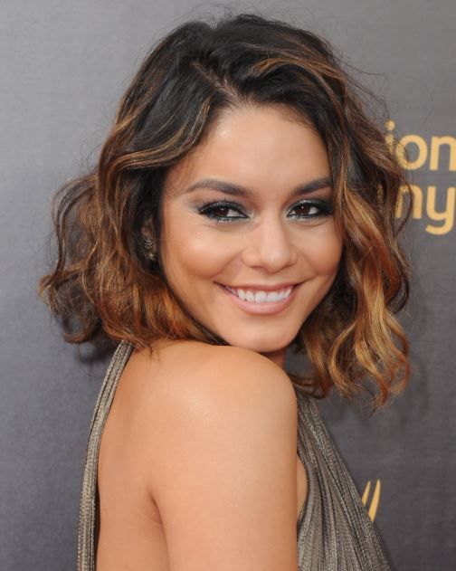 Dark Brown Base With Caramel Balayage Visual Idea Dark Brown Base With Caramel Balayage Visual Idea — Balayage Short Hair