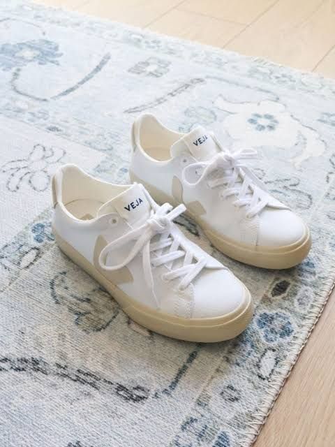 Minimalist Casual: White Canvas Veja Sneakers — Veja Outfits