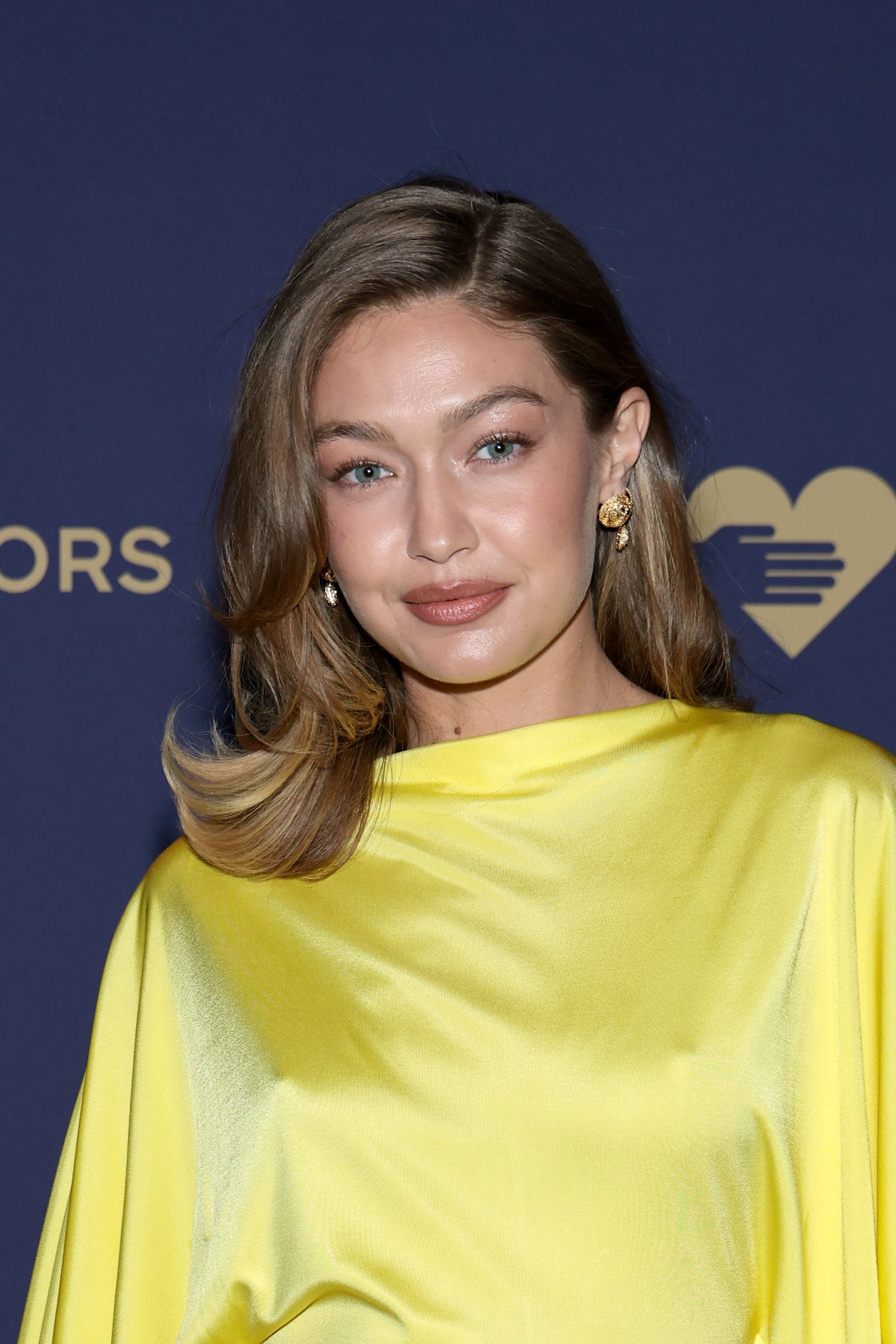 Voluminous Blowout With Curtain Bangs and Side Part Voluminous Blowout With Curtain Bangs and Side Part — Side Part Hairstyles