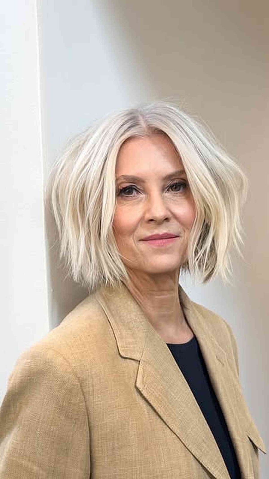 Collarbone Platinum Bob With Loose Waves — Blonde Bob