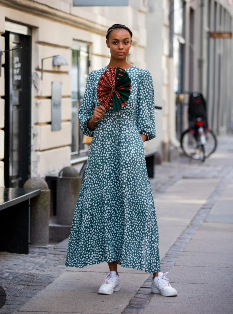 Teal Polka Dot Midi Dress with Voluminous Sleeves and Sneakers — Sneakers with Dress Outfits