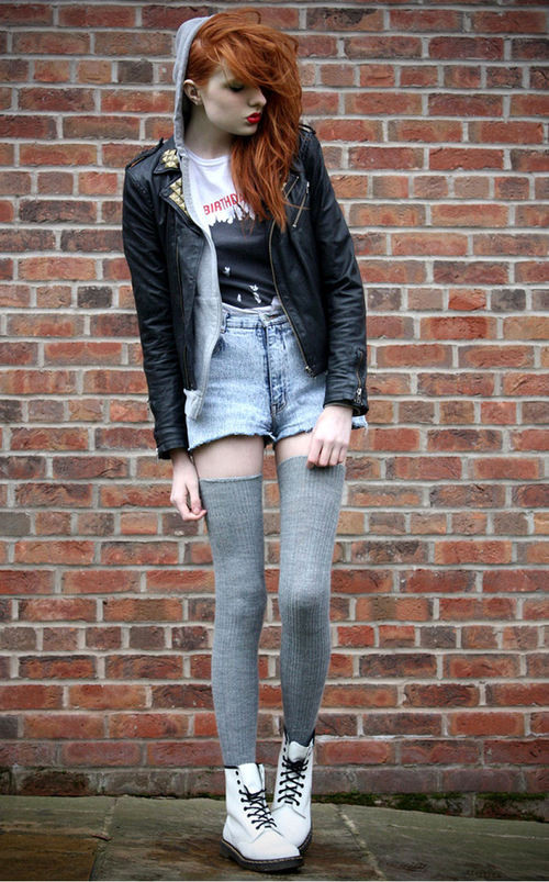 Tumblr Era Grunge: Leather Jacket, Hoodie, and Thigh-High Socks Tumblr Era Grunge: Leather Jacket, Hoodie, and Thigh-High Socks — Tumblr Outfits