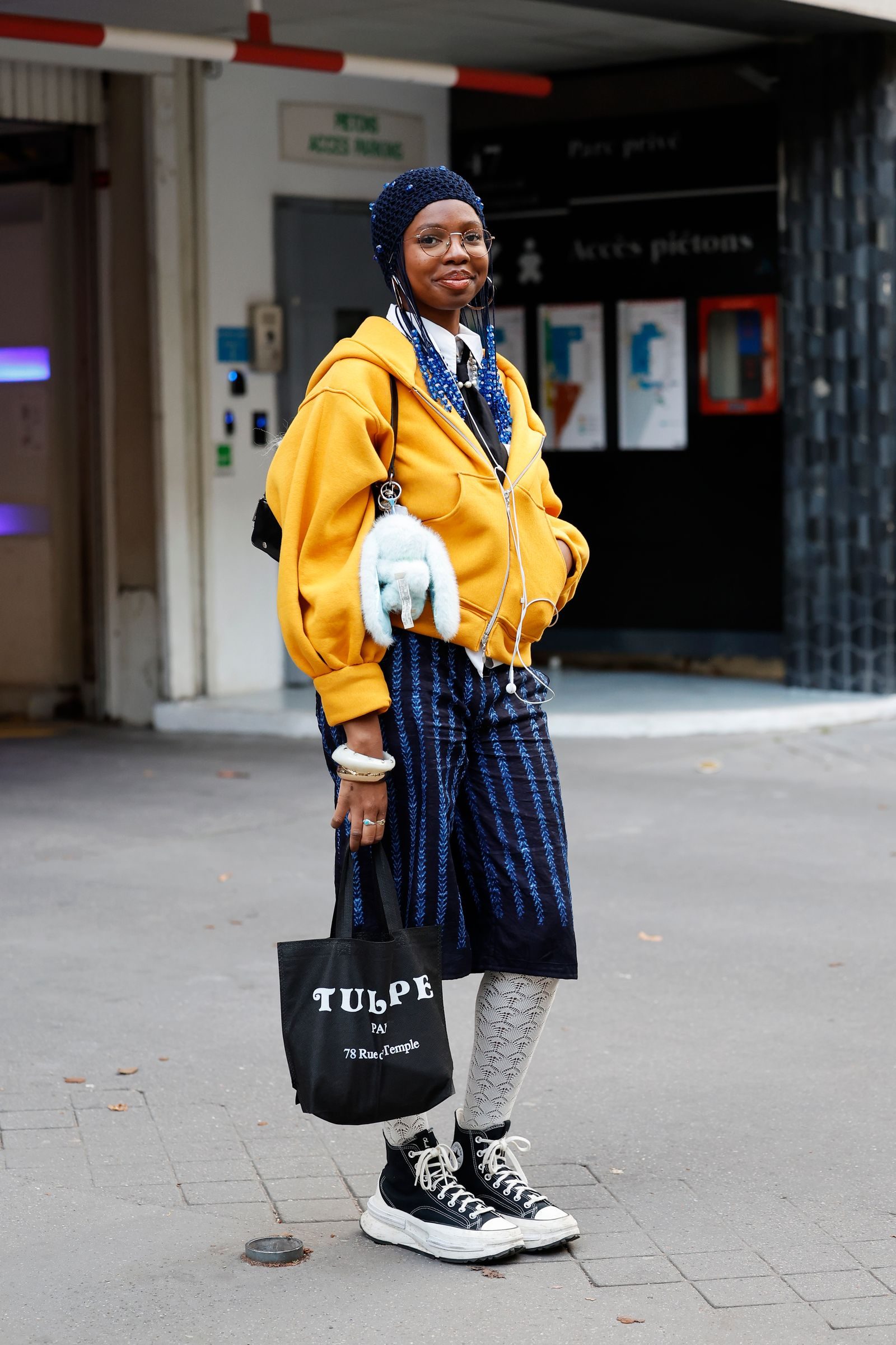 Playful Street Style: Platform Converse with Yellow Hoodie — Converse Outfits
