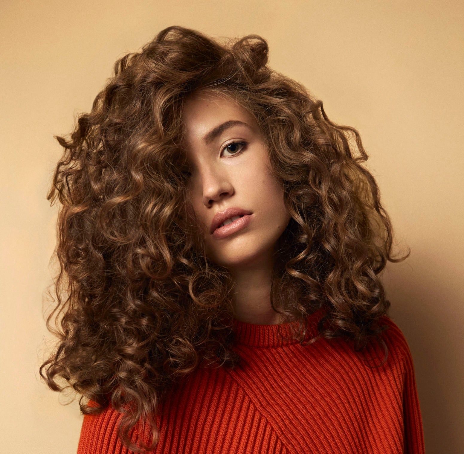 Air-Dried Honey Blonde Curls Air-Dried Honey Blonde Curls — Loose Perm