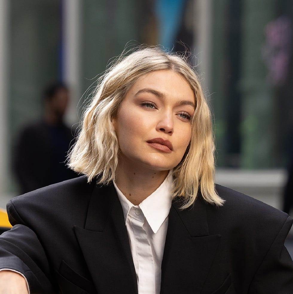 Straight Ash Blonde Bob — Hairstyles for Growing Out a Bob