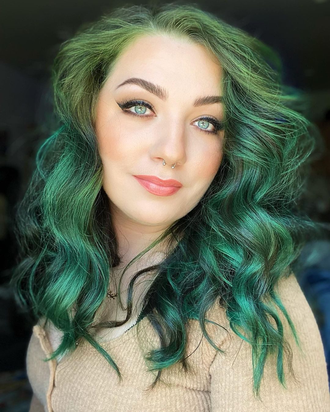 Collarbone Waves With Dark Rooted Green Collarbone Waves With Dark Rooted Green — Sage Green Hair